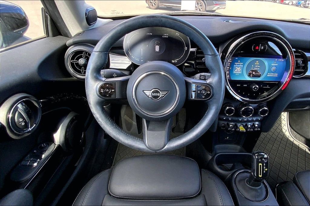 Certified 2024 MINI Cooper SE image 6