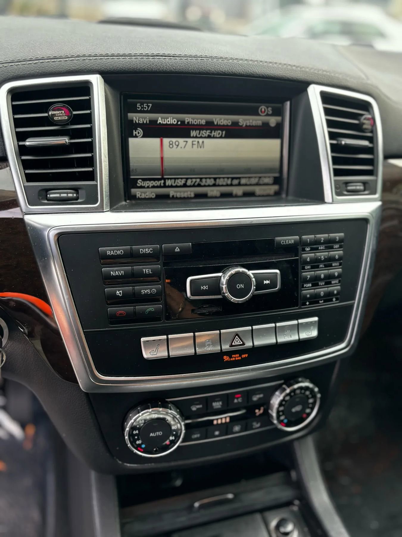 Used 2015 Mercedes-Benz GL 320 BlueTEC 4MATIC image 19