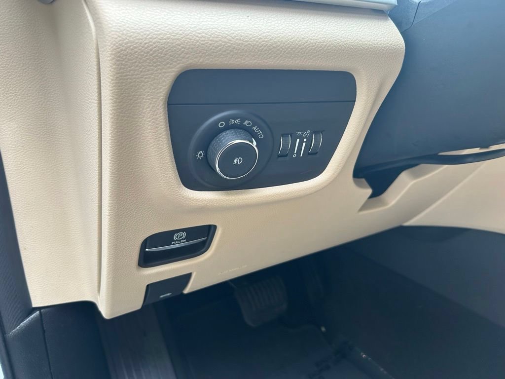 Certified 2022 Jeep Grand Cherokee L Limited RWD image 19
