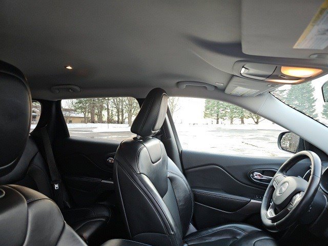 Used 2019 Jeep Cherokee Latitude Plus w/ Cold Weather Group image 13