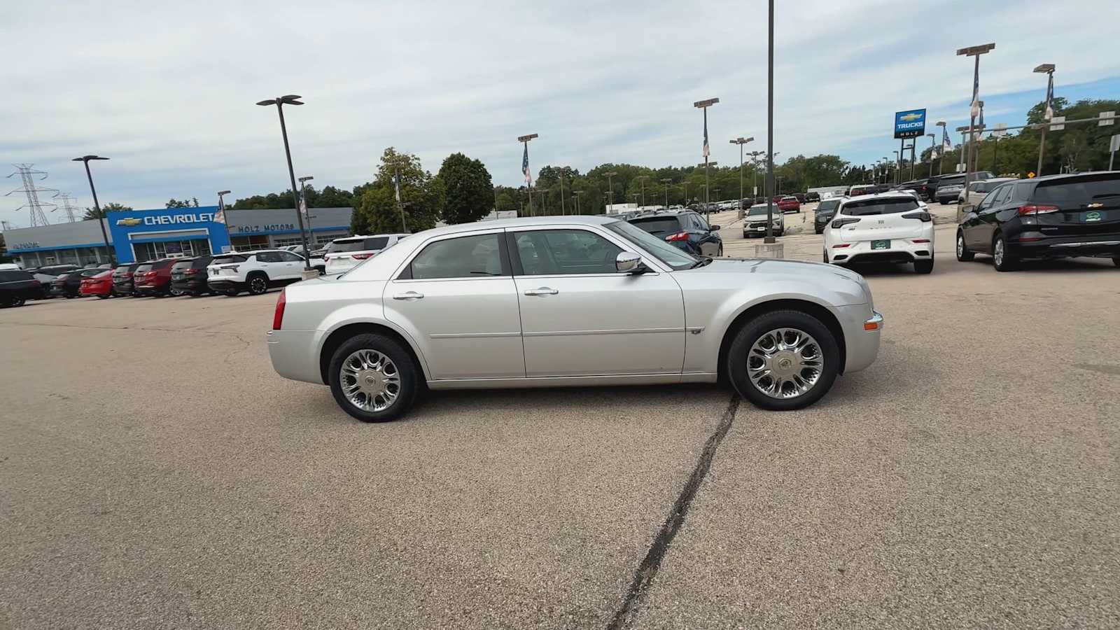 Used 2006 Chrysler 300 C w/ Sound Group II AWD/4WD image 9