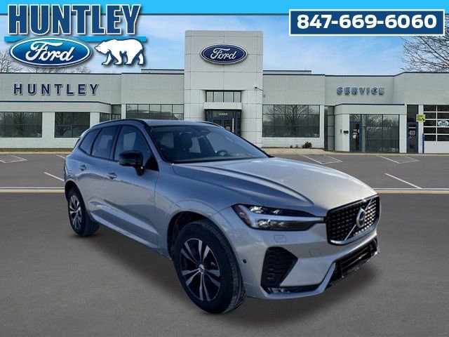 Used 2025 Volvo XC60 B5 Core image 4