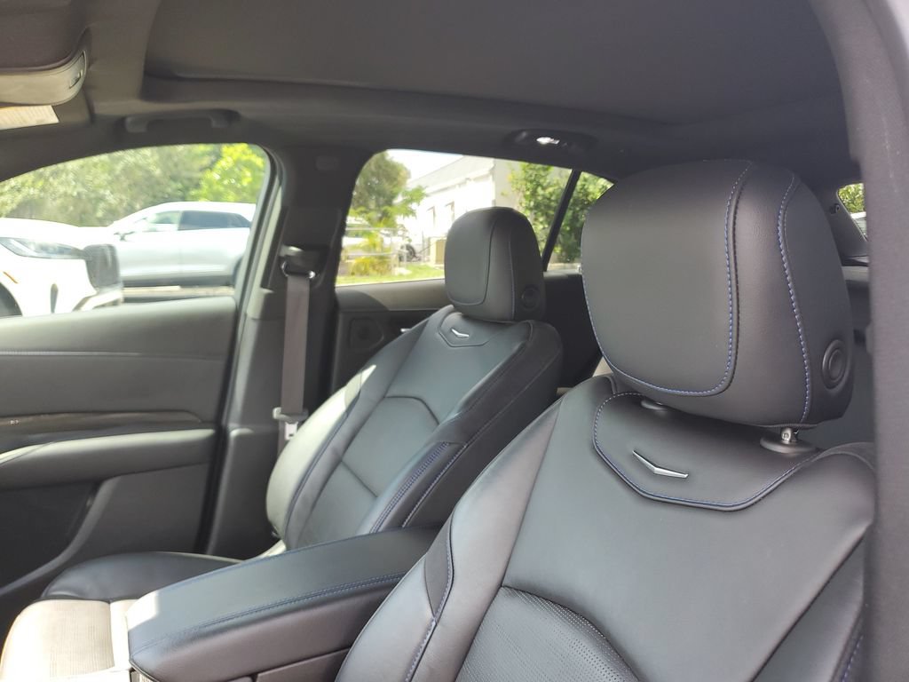Certified 2024 Cadillac XT4 Sport FWD image 21