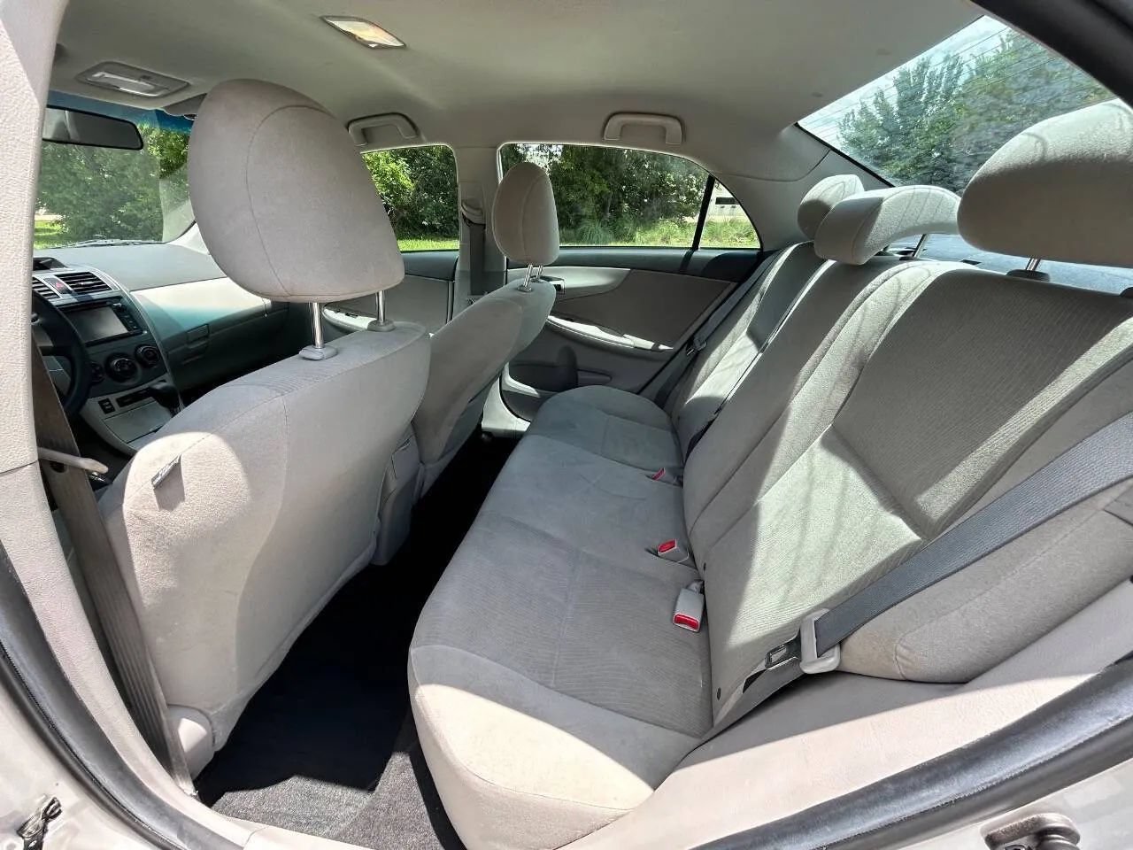 Used 2013 Toyota Corolla LE FWD image 13