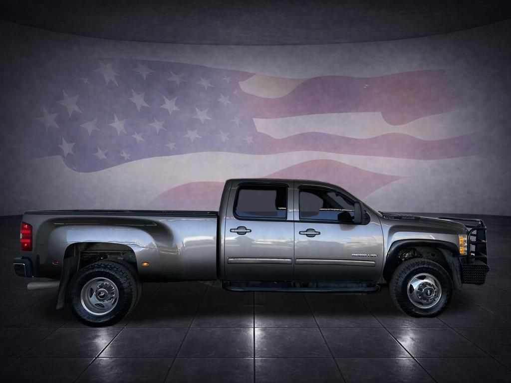 Used 2013 Chevrolet Silverado 3500 LTZ w/ LTZ Plus Package image 6