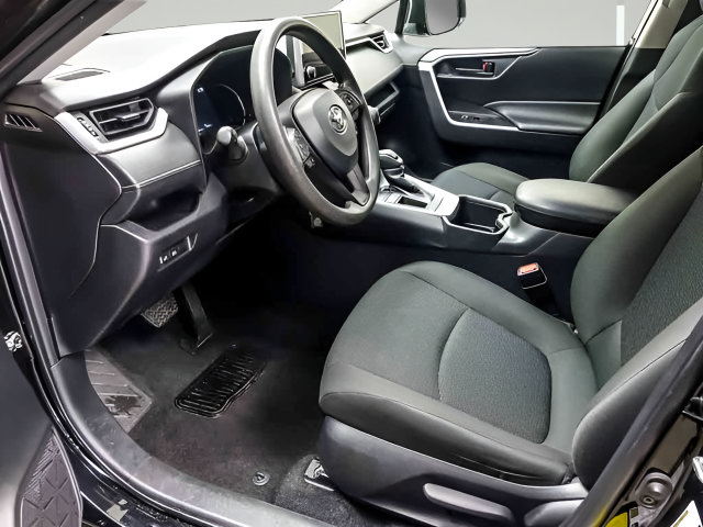 Used 2025 Toyota RAV4 LE FWD image 9