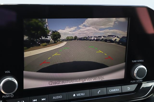Used 2025 Nissan Pathfinder SV AWD/4WD image 32