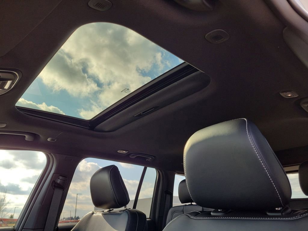 New 2026 Jeep Grand Cherokee Altitude image 22