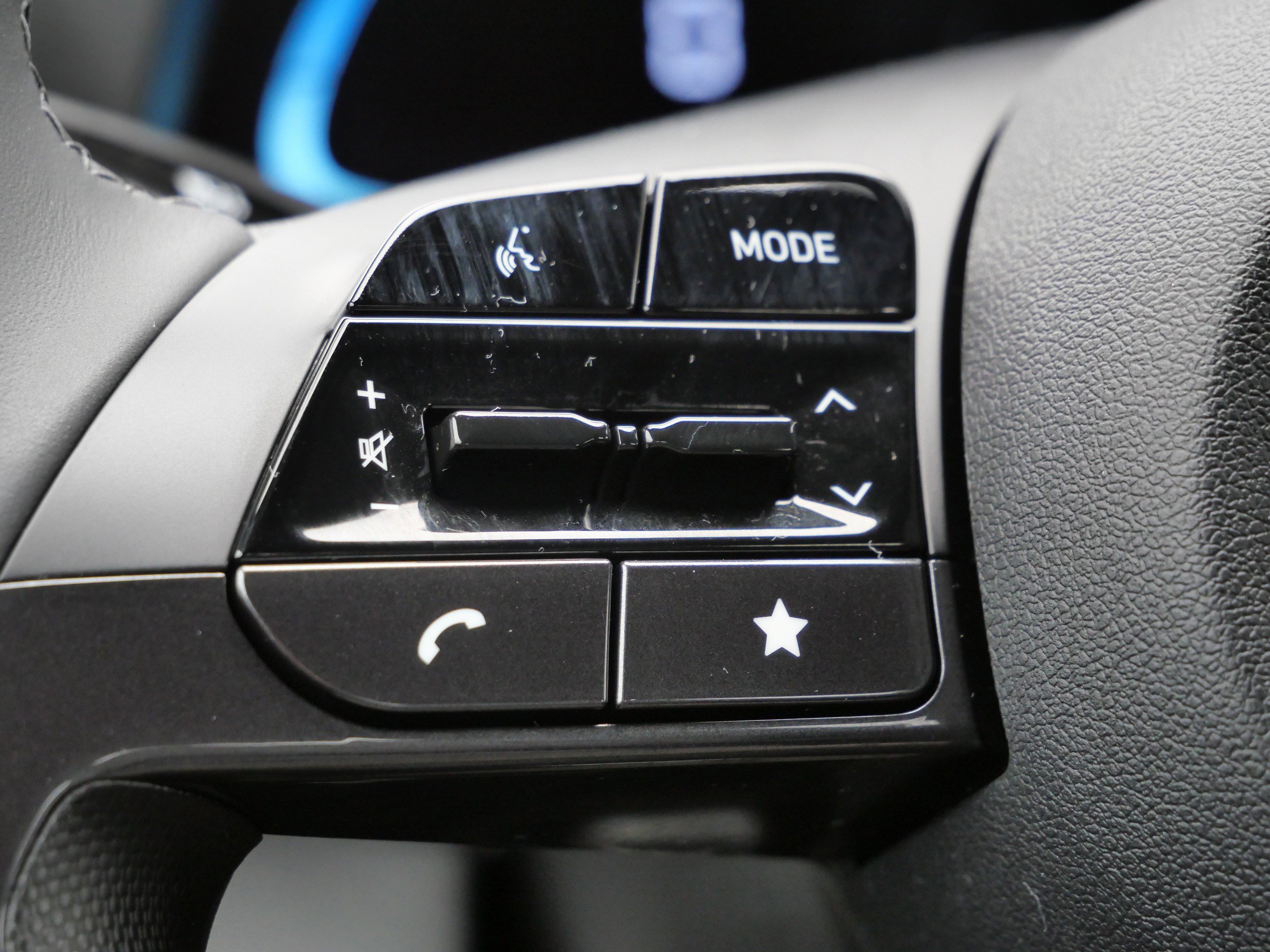 Used 2025 Hyundai Elantra Sport image 32