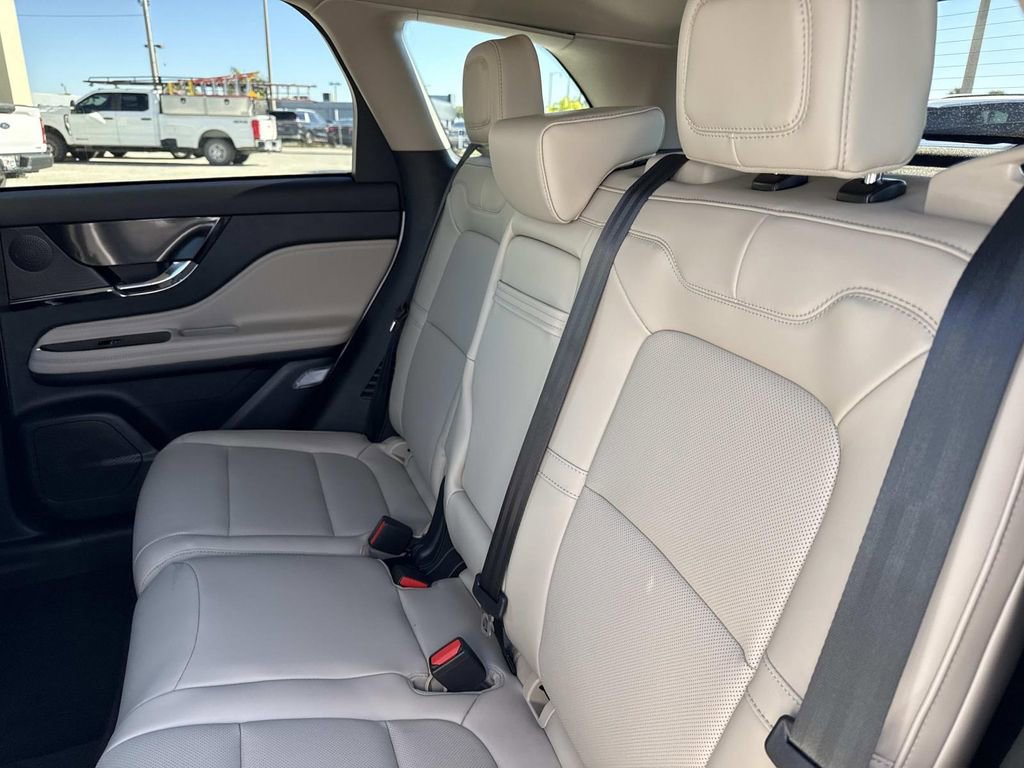 New 2026 Lincoln Corsair Premiere image 14