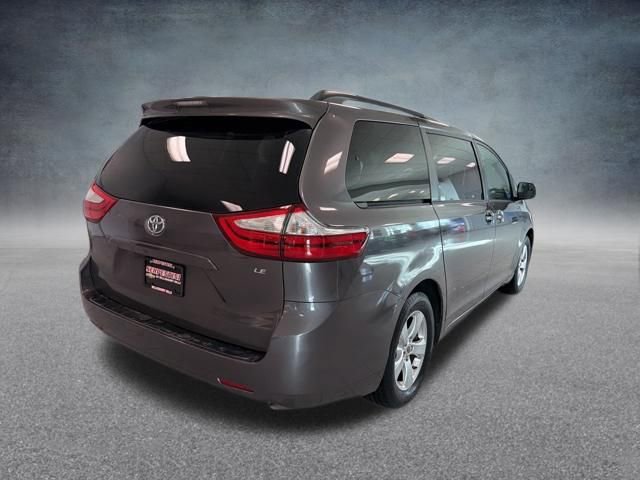 Used 2017 Toyota Sienna LE image 6