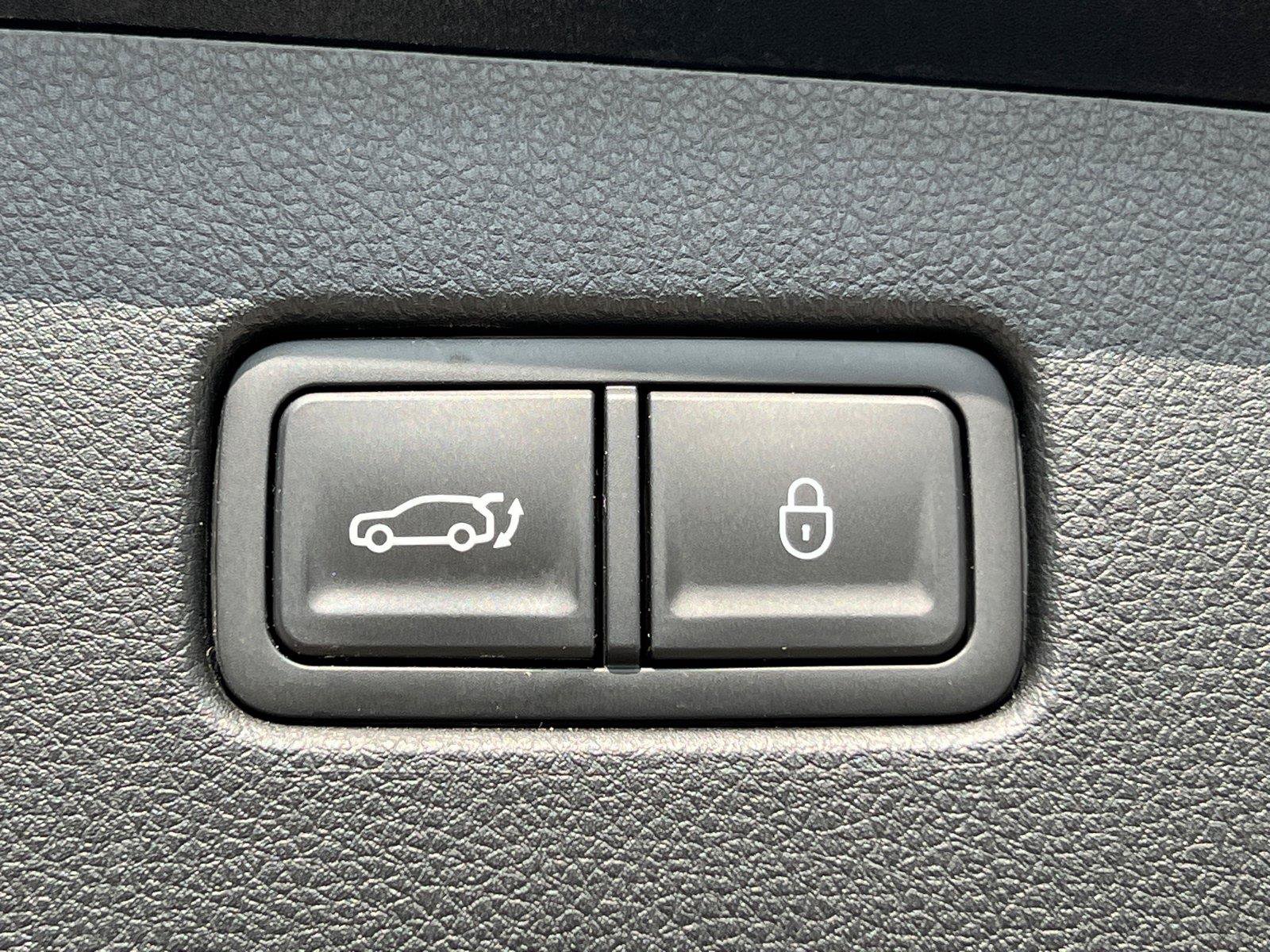 Used 2023 Genesis GV70 2.5T AWD/4WD image 18