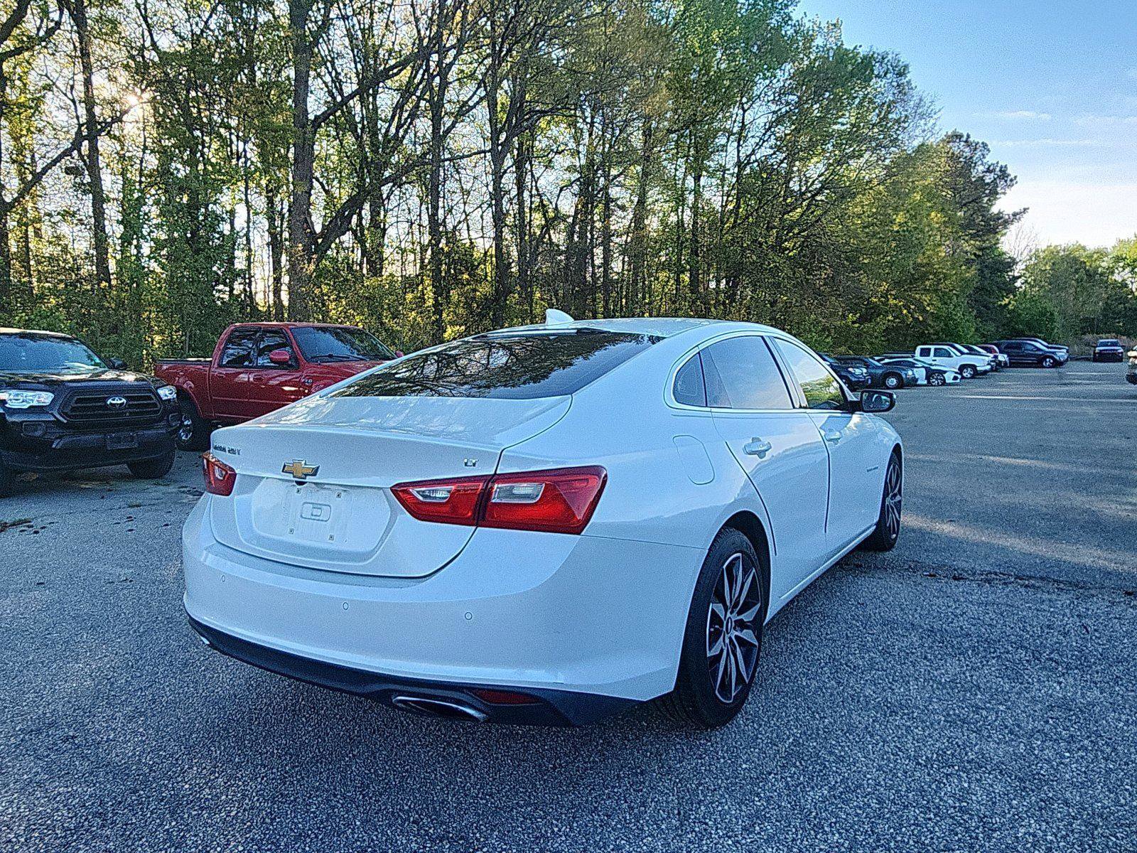 Used 2016 Chevrolet Malibu LT FWD image 5