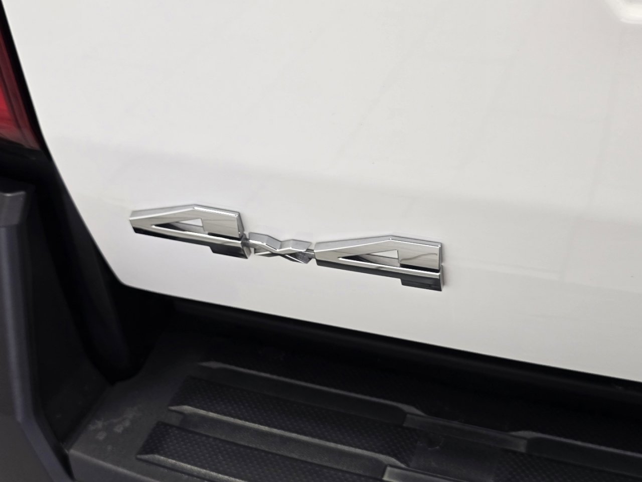 Certified 2024 Toyota Tacoma SR AWD/4WD image 16