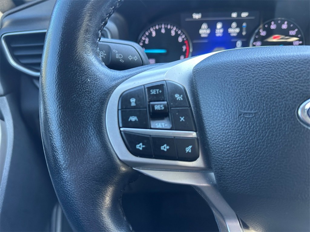 Used 2022 Ford Explorer XLT w/ Equipment Group 202A image 28