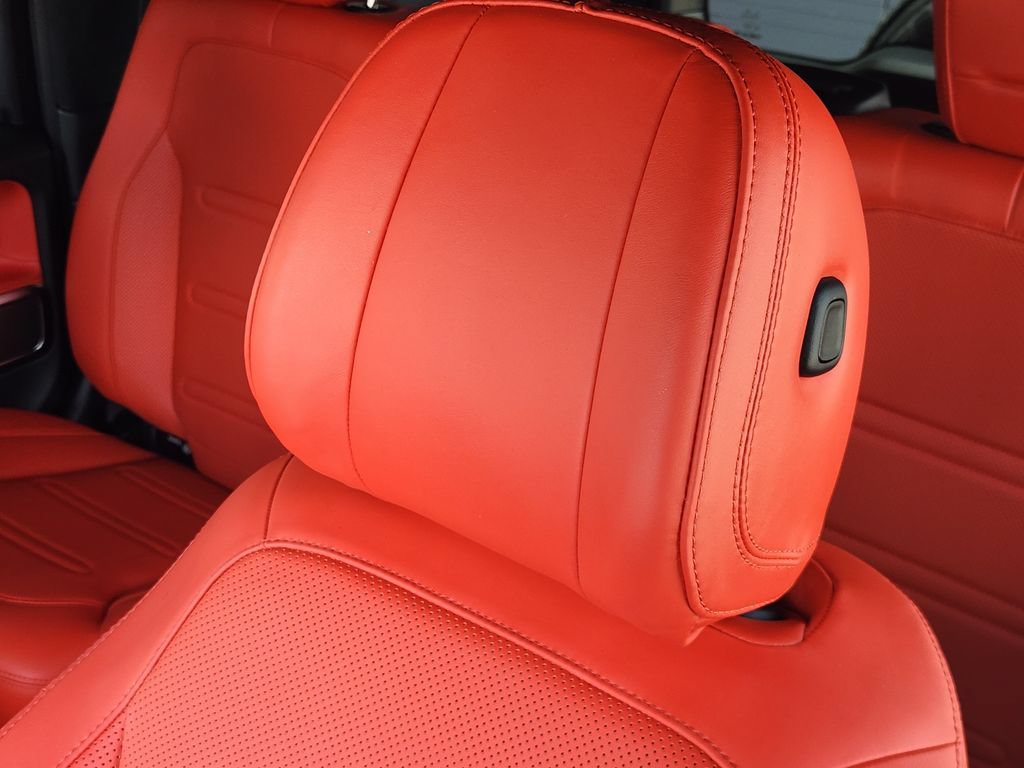 Used 2025 Mercedes-Benz G 550 image 25