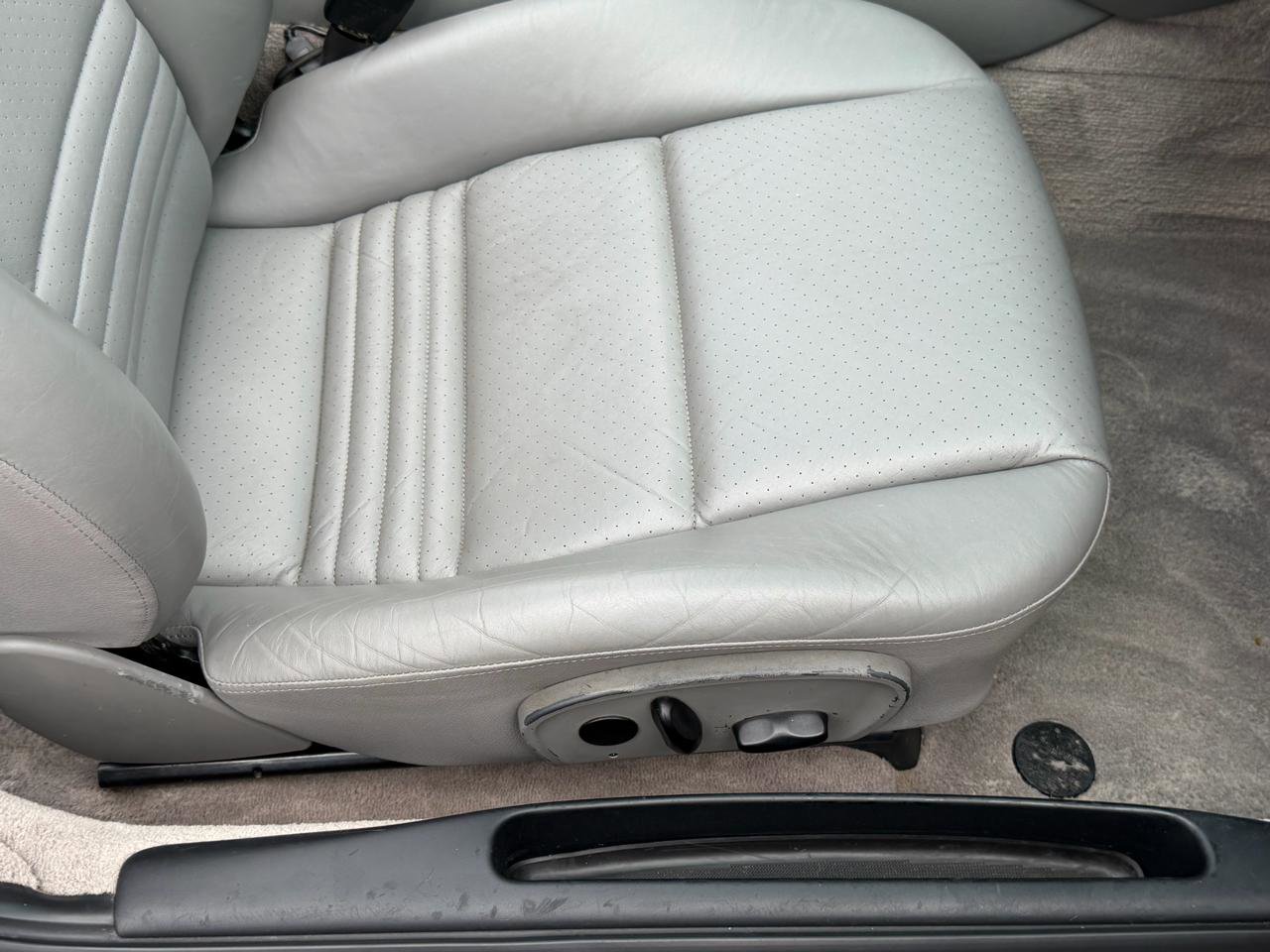 Used 2001 Porsche 911 Carrera 4 AWD/4WD image 47