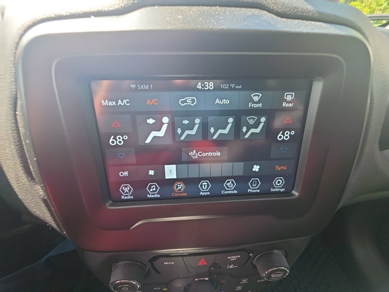 Used 2021 Jeep Renegade Latitude w/ Sun & Sound Group AWD/4WD image 24