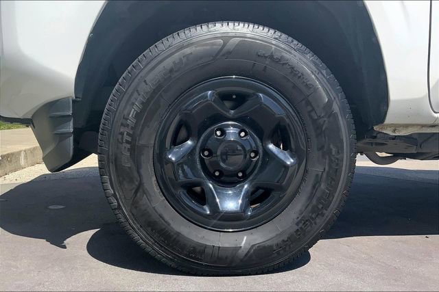 Used 2018 Toyota Tacoma SR w/ SR Convenience Package RWD image 9