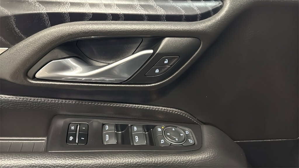 Used 2024 GMC Yukon Denali w/ Denali Reserve Package image 25