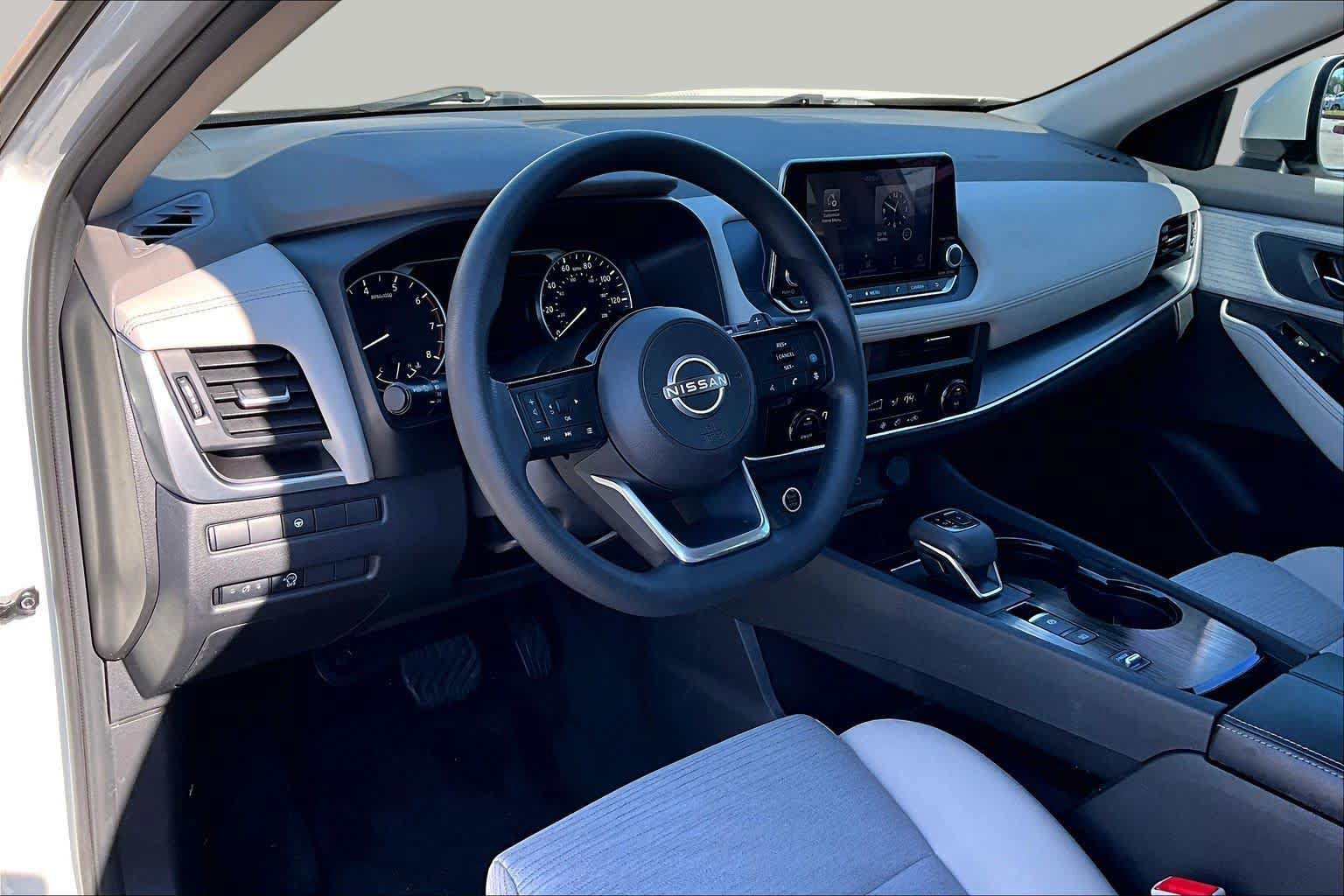 Certified 2023 Nissan Rogue SV FWD image 17