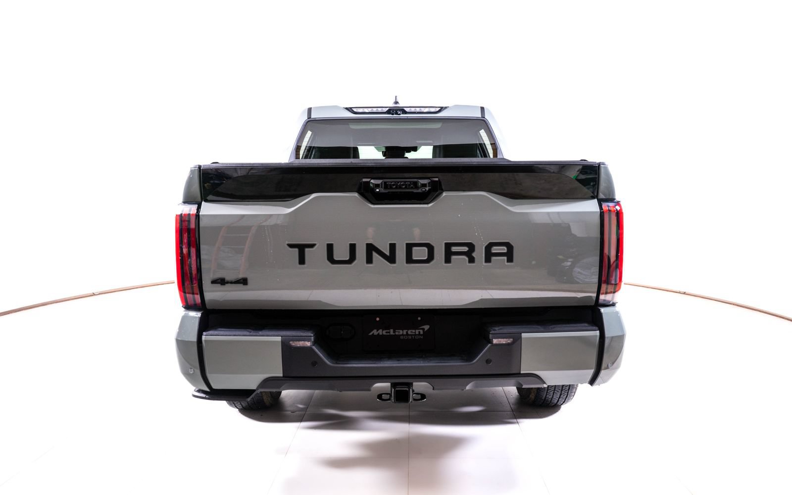 Used 2024 Toyota Tundra Platinum AWD/4WD image 4