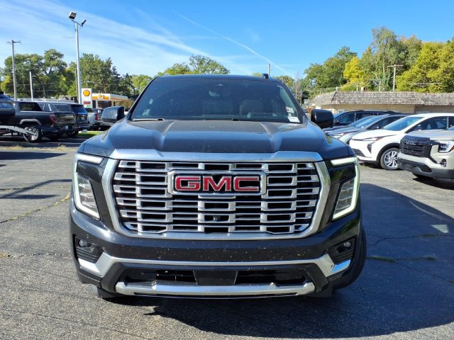 New 2026 GMC Yukon Denali w/ Denali Reserve Package AWD/4WD image 13