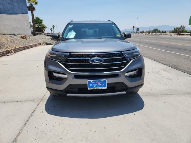 Used 2022 Ford Explorer XLT w/ Equipment Group 202A image 2
