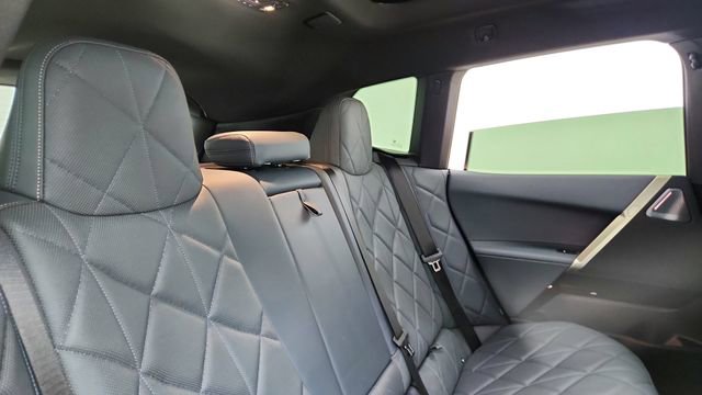 Used 2023 BMW iX M60 image 25