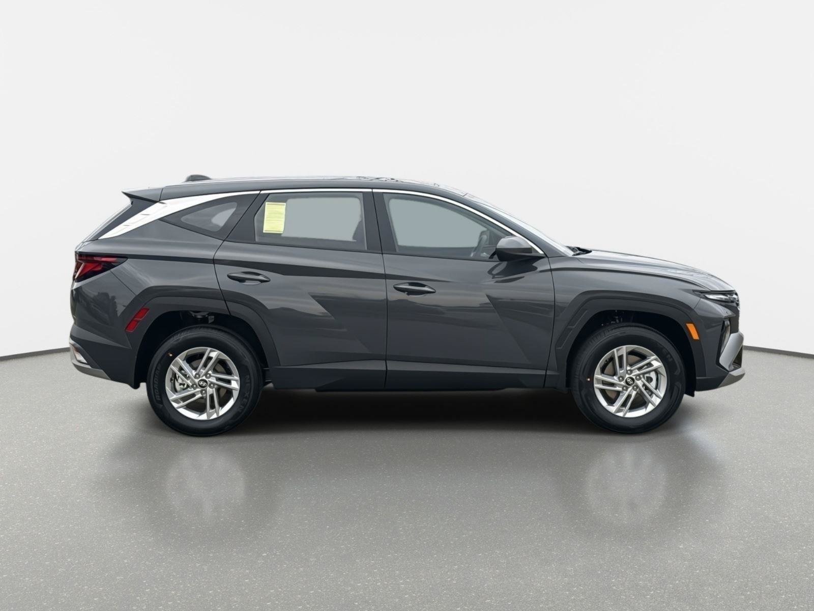 Used 2026 Hyundai Tucson SE AWD/4WD image 4