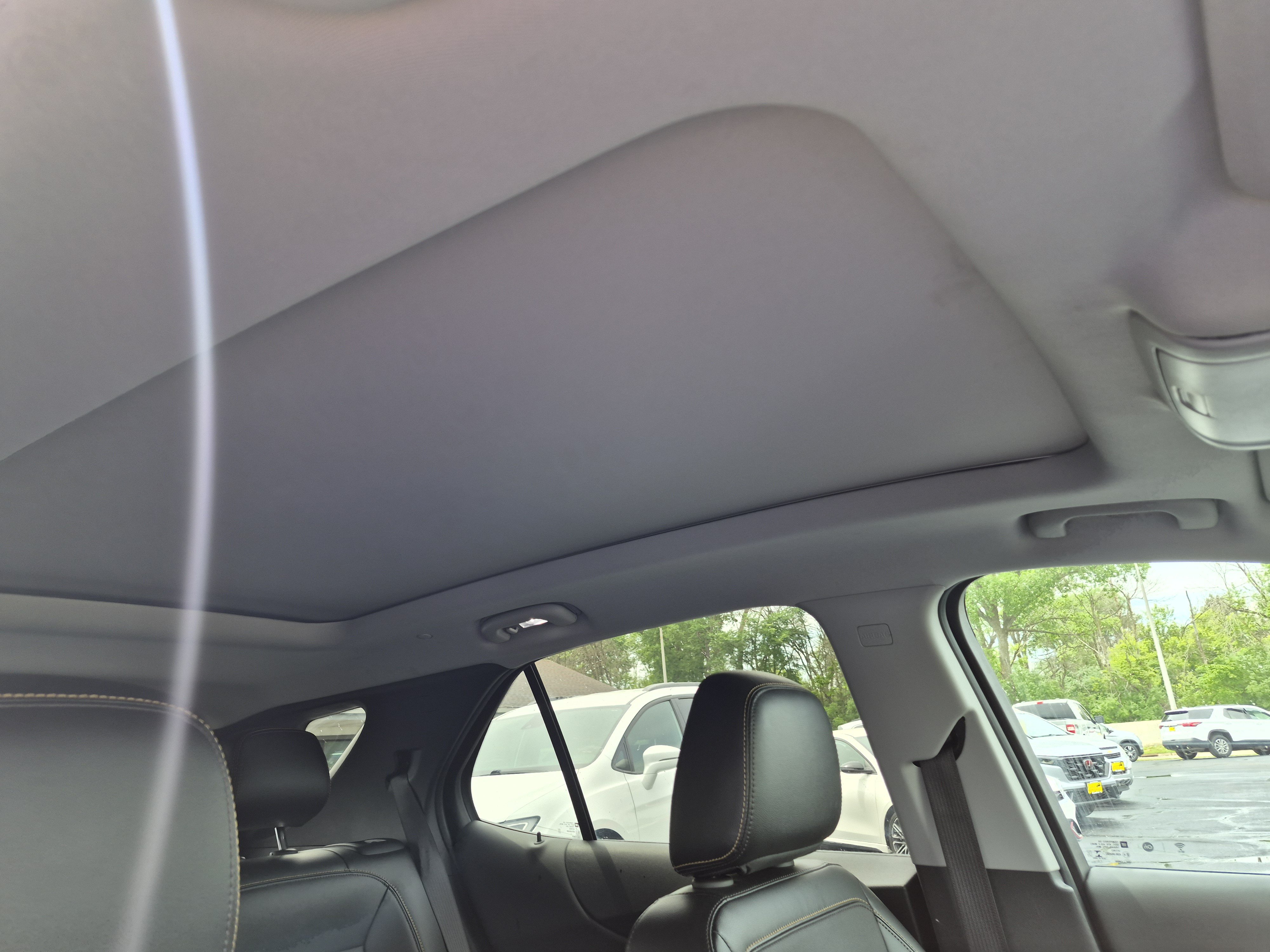 Used 2023 Chevrolet Equinox Premier AWD/4WD image 15