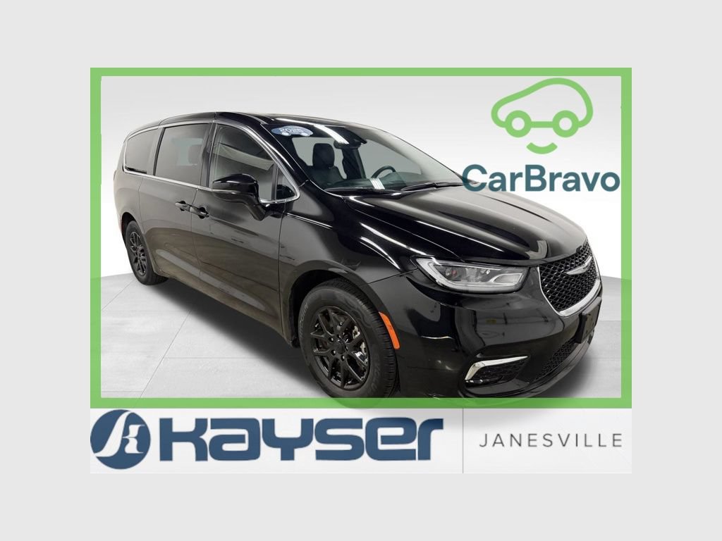 Used 2025 Chrysler Pacifica Select
