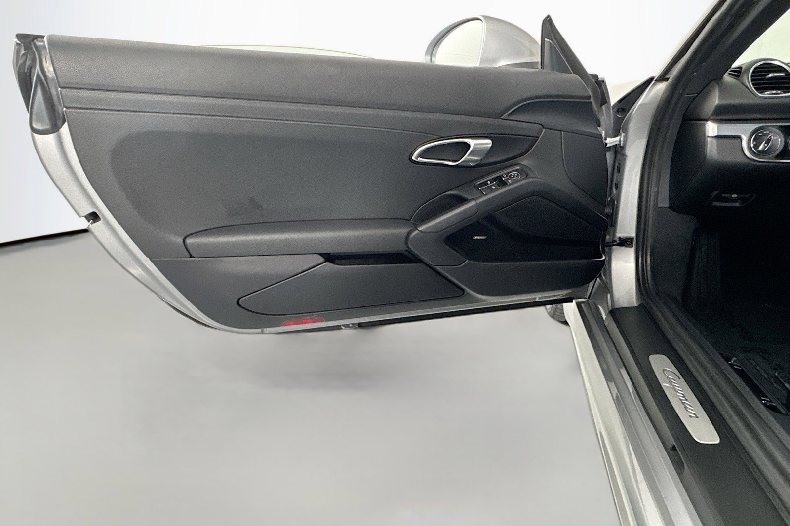 Used 2021 Porsche 718 Cayman image 17