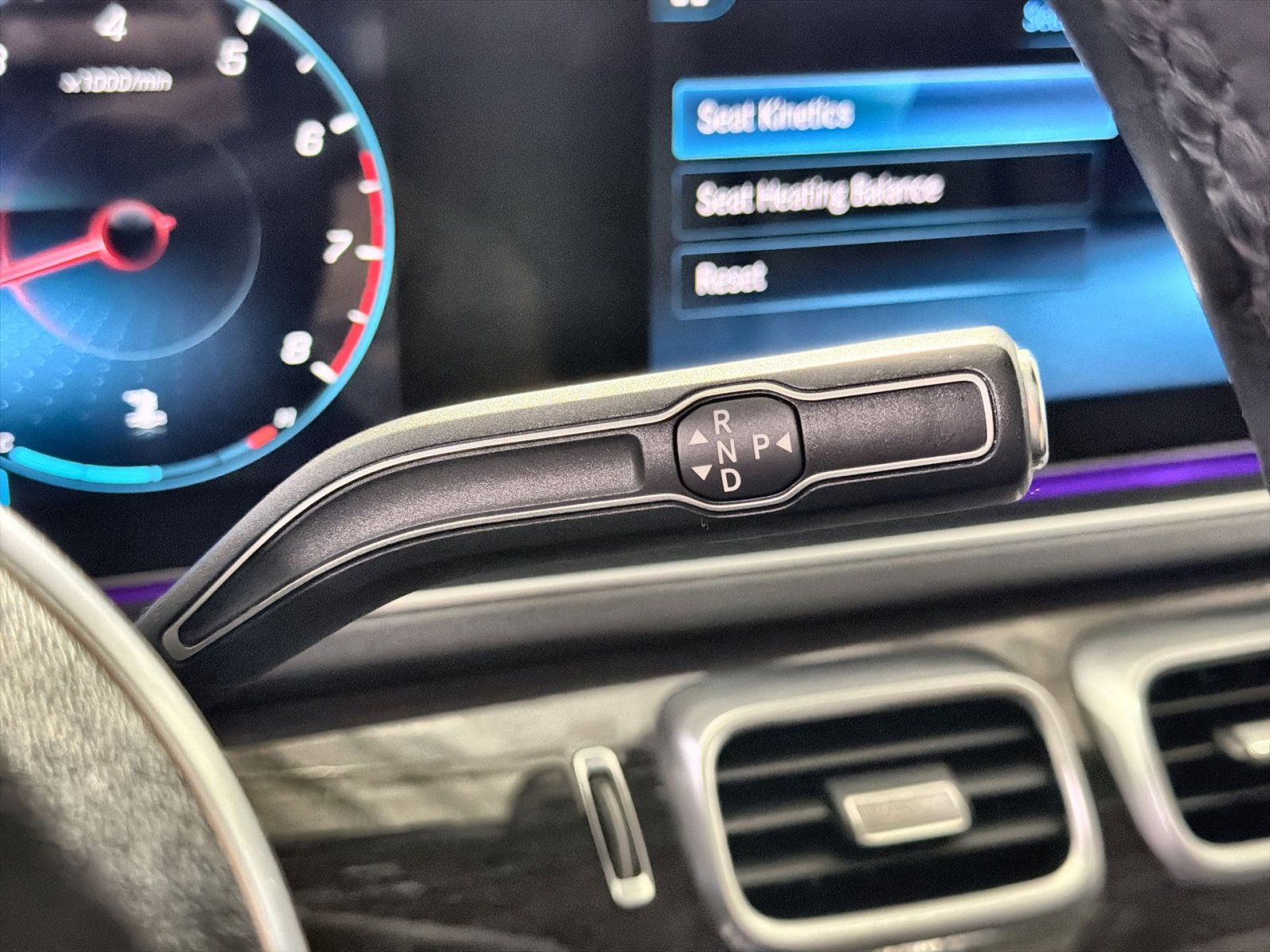 Used 2021 Mercedes-Benz GLE 350 4MATIC w/ Premium Package image 23