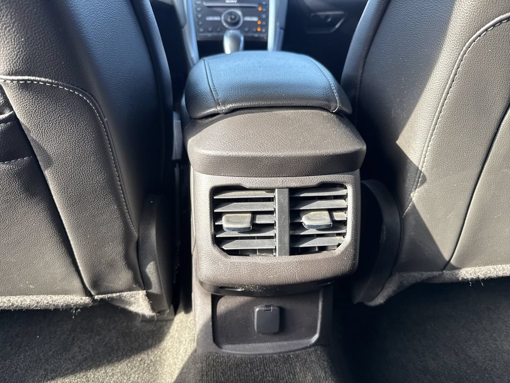 Used 2016 Ford Fusion Titanium FWD image 26