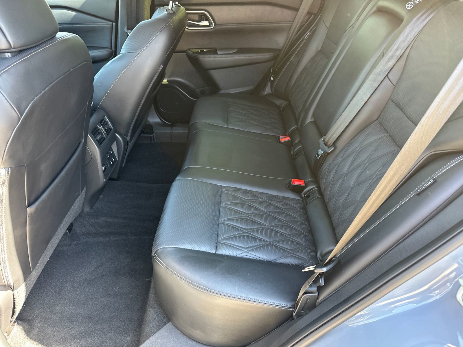 Used 2024 Nissan Rogue Platinum w/ Platinum Premium Package image 19