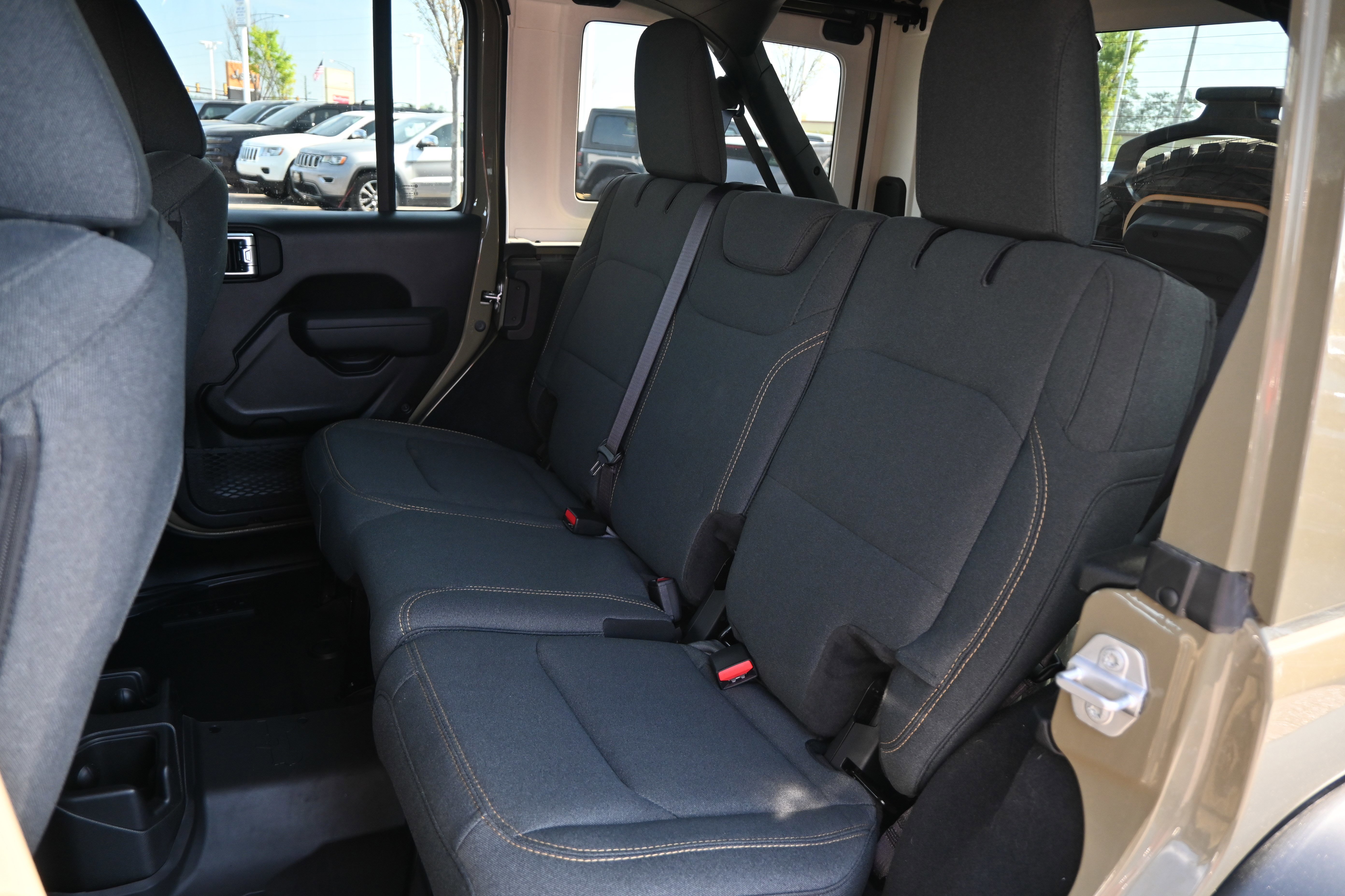 Used 2025 Jeep Wrangler Sport S image 11