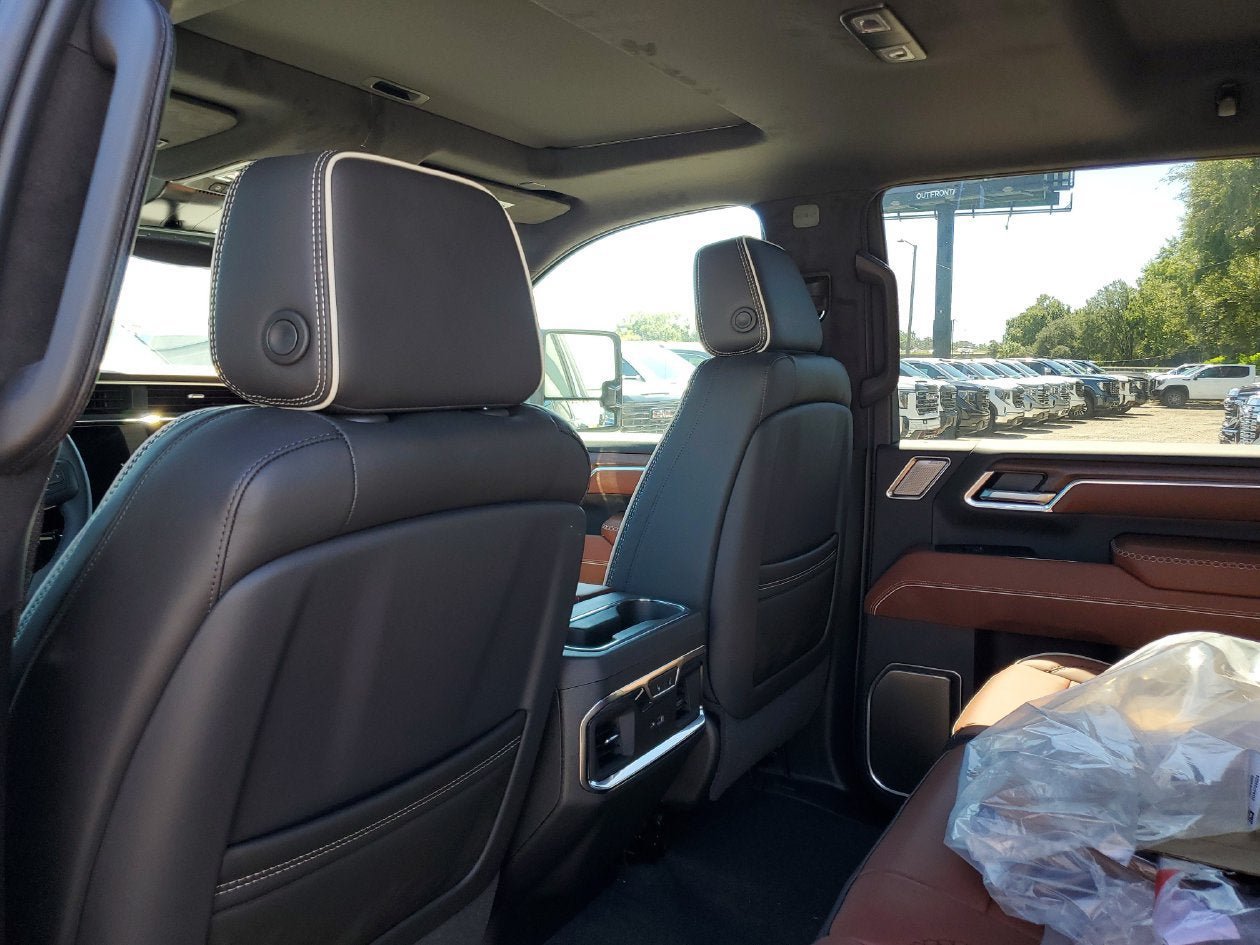 New 2026 GMC Sierra 3500 Denali Ultimate AWD/4WD image 11