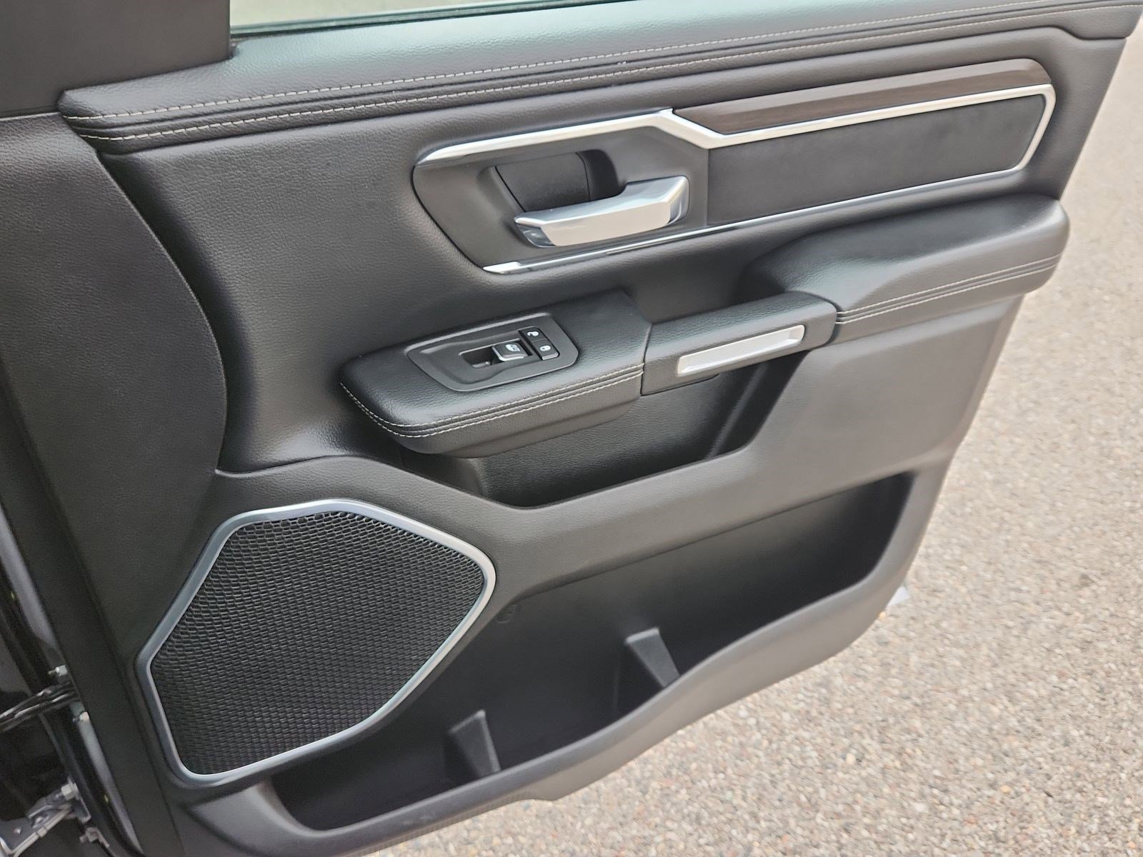 Used 2025 RAM 1500 Laramie image 18