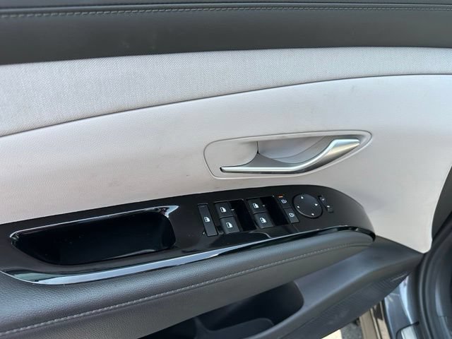 Used 2025 Hyundai Tucson Limited AWD/4WD image 19