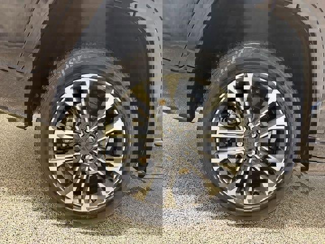 Used 2023 Jeep Grand Cherokee L Overland image 34