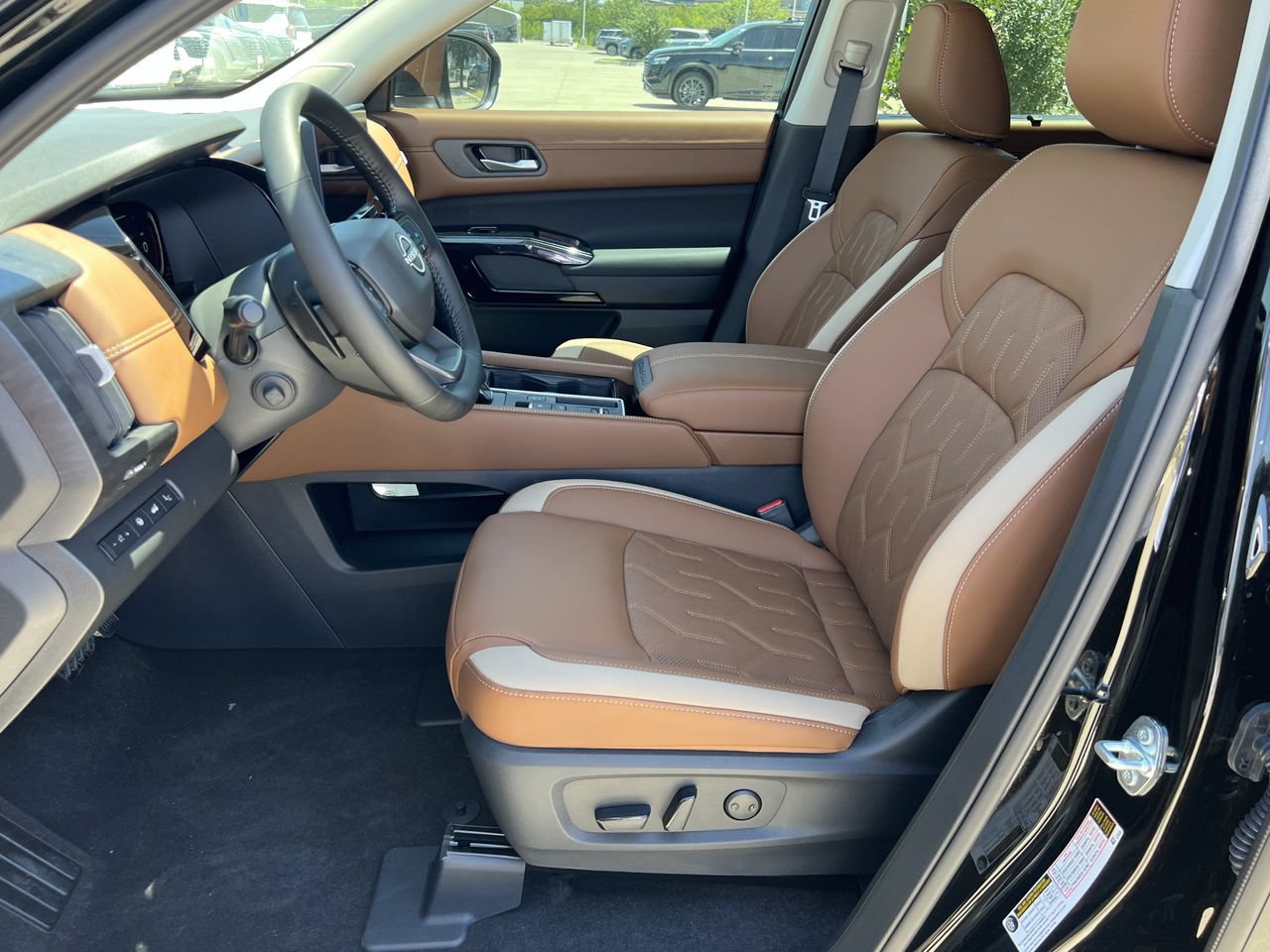 New 2026 Nissan Pathfinder Platinum FWD image 8