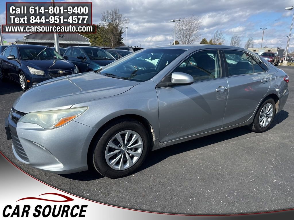 Used 2016 Toyota Camry LE image 3