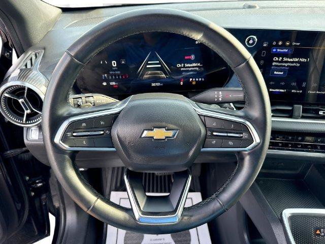Used 2025 Chevrolet Equinox LT w/ Convenience Package II FWD image 11