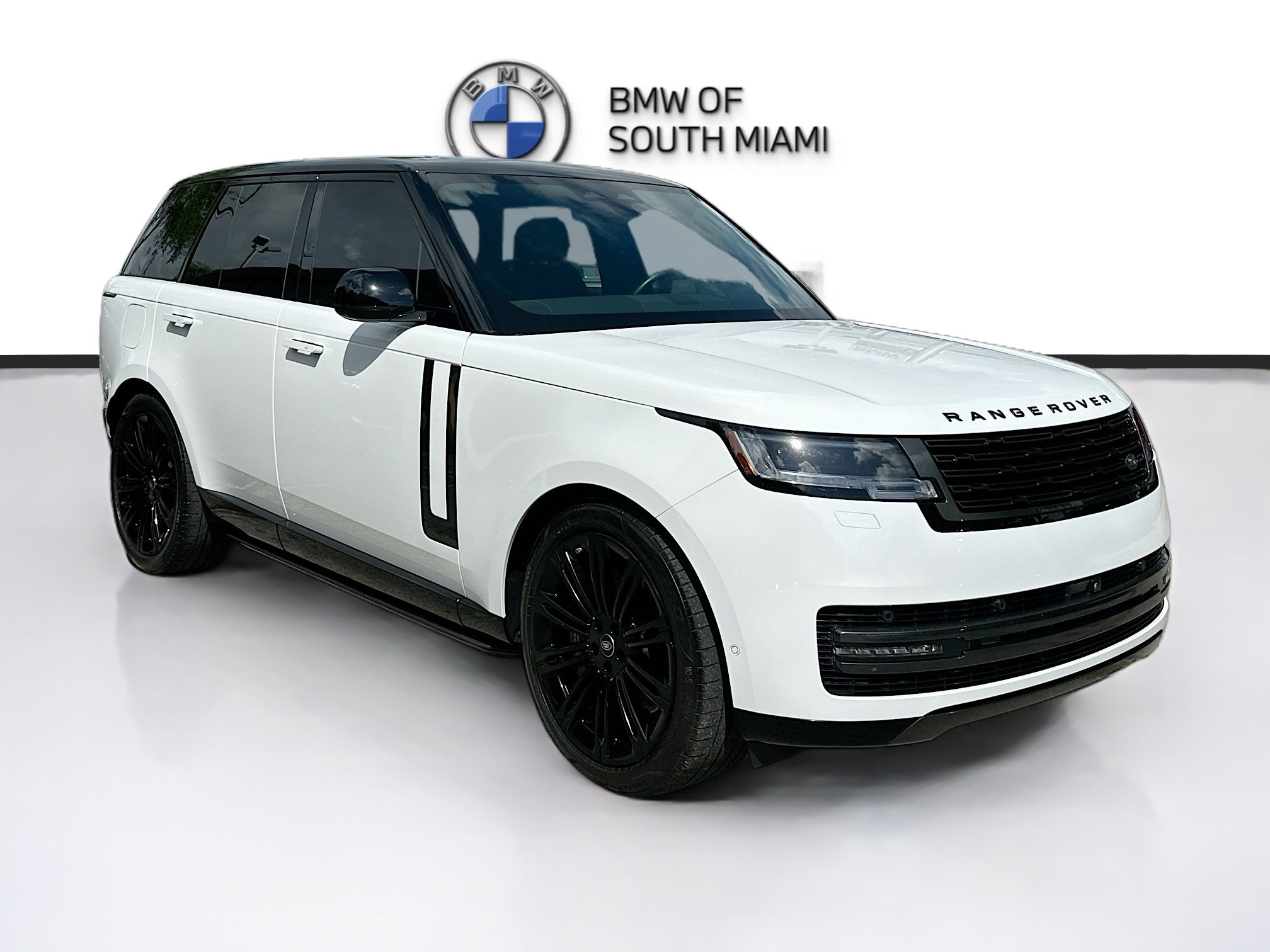 Used 2024 Land Rover Range Rover SE AWD/4WD image 1