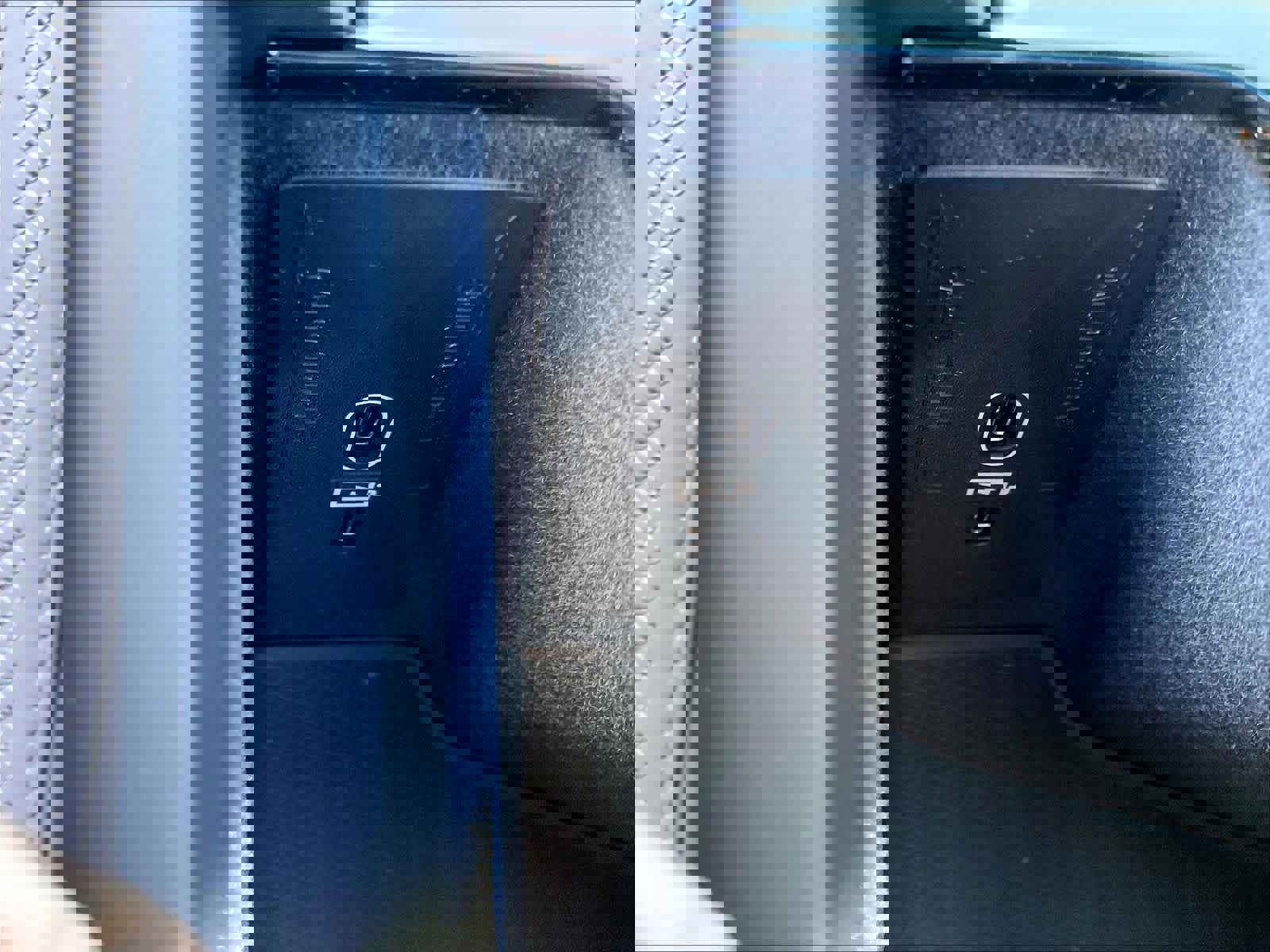 New 2026 Volvo XC60 T8 Plus w/ Protection Package Premier image 23