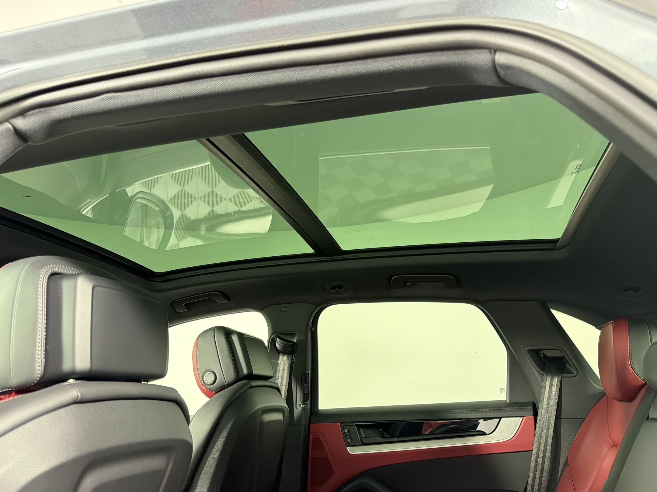 Certified 2026 Porsche Cayenne AWD/4WD image 19