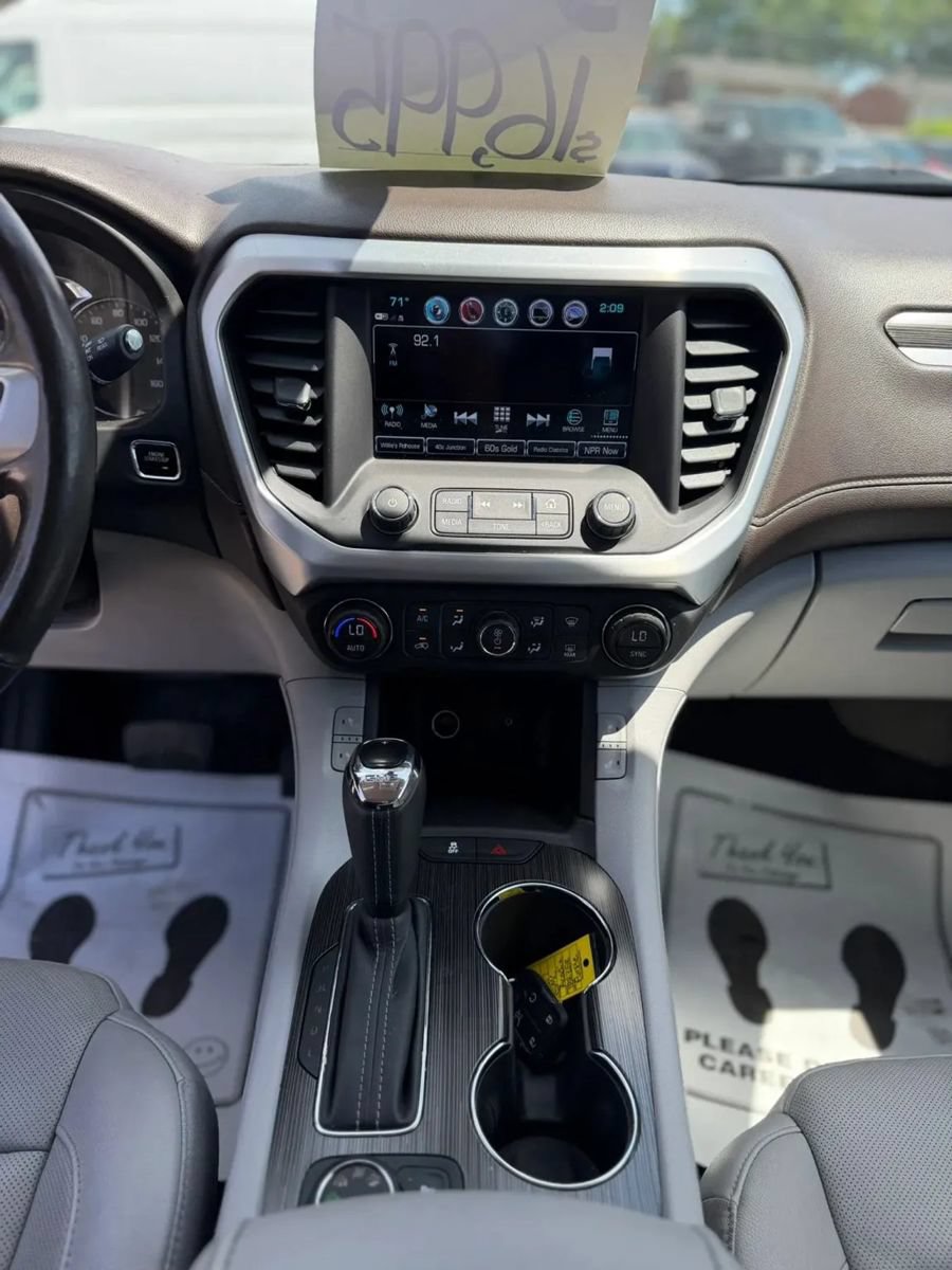 Used 2017 GMC Acadia SLT AWD/4WD image 14