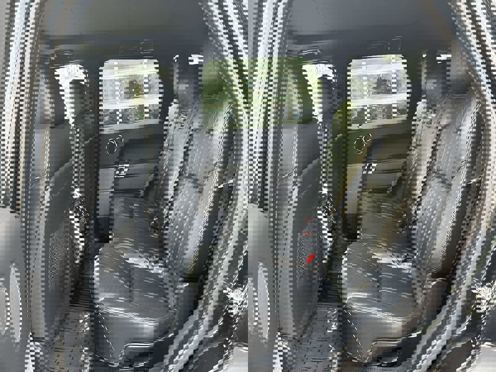 Used 2017 Land Rover Range Rover Sport SE image 6