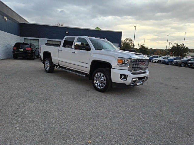 Used 2019 GMC Sierra 2500 Denali w/ Duramax Plus Package image 7